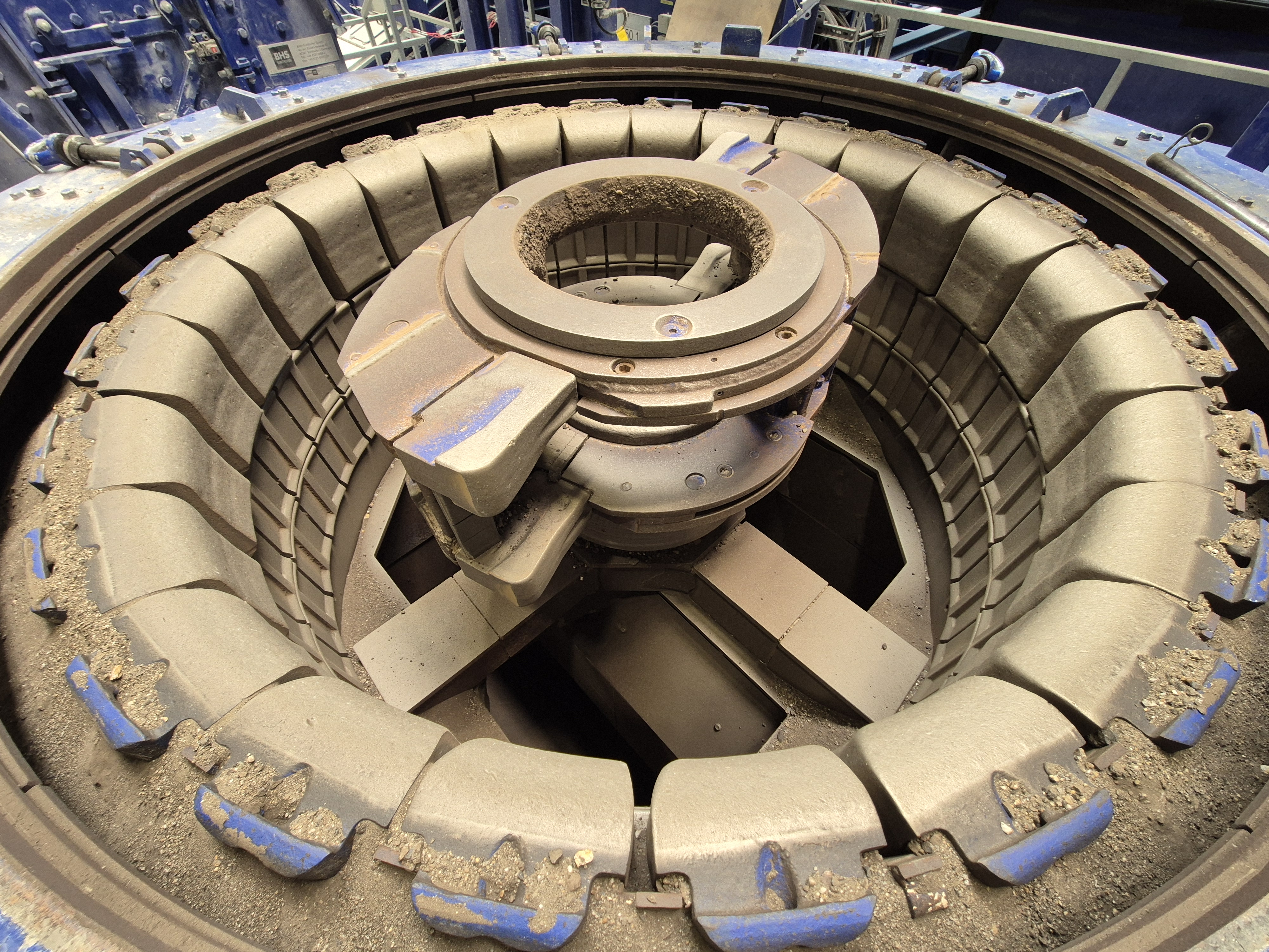 Centrifuge crusher with ring armour setup at BHS-Sonthofen